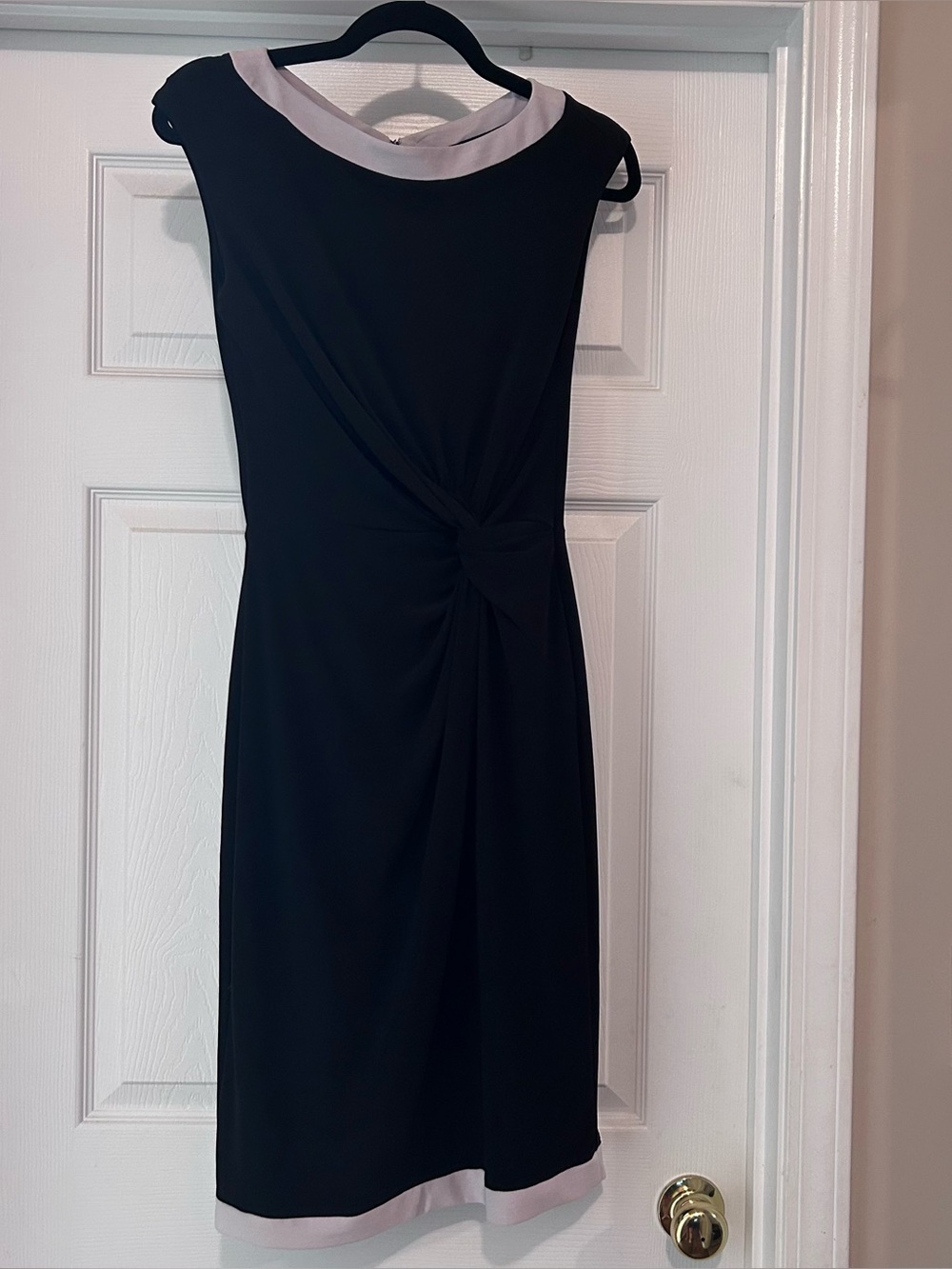 Lauren Ralph Lauren Size 4 Black Sleeveless Sheath Dress Twist Front Detail EUC